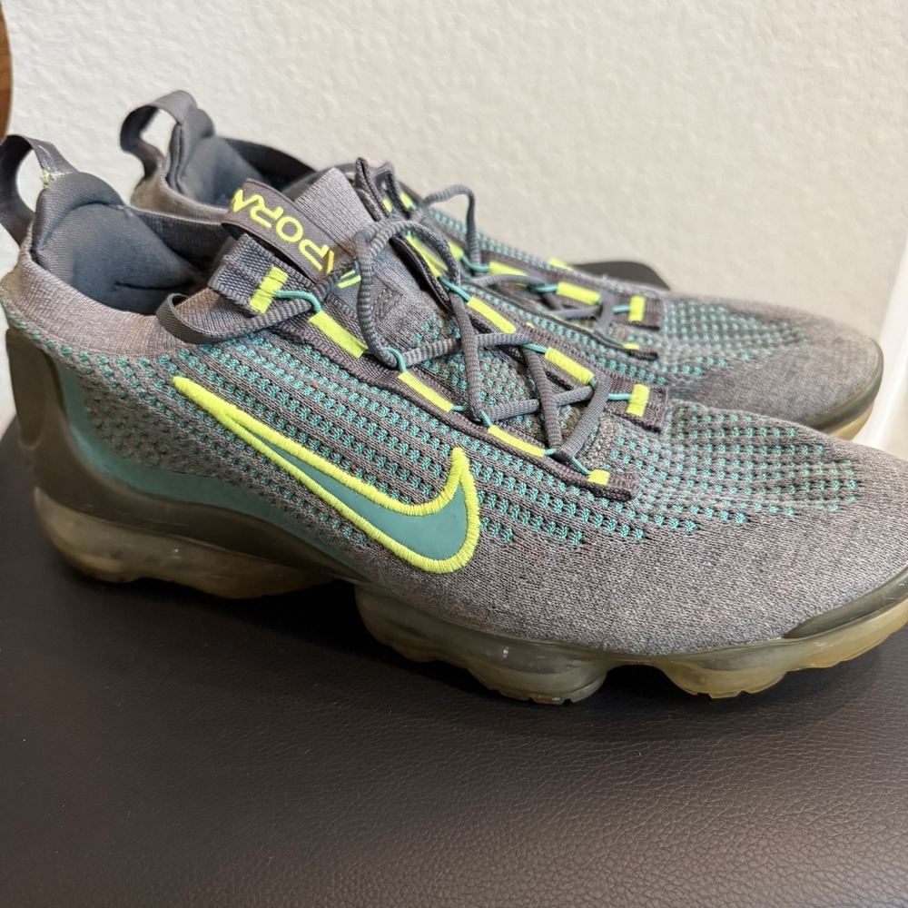 Nike Air VaporMax Flyknit 2021 Men's Size 11, Cool Grey/Teal/Volt